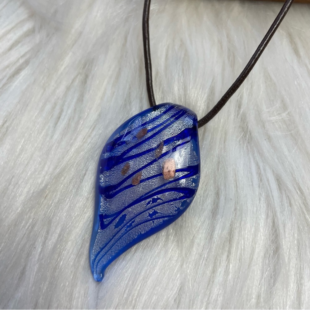 Glass lampwork pendant necklace